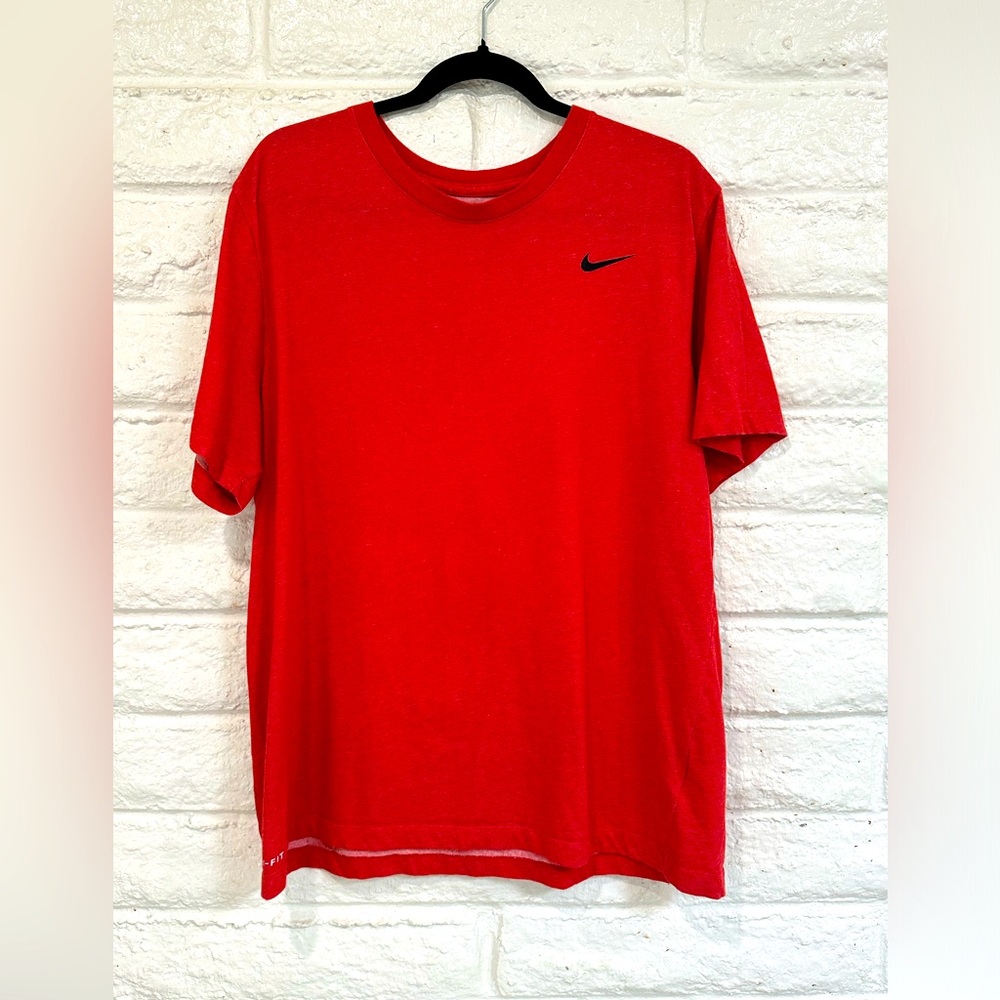 Men’s Red Nike Dri Fit Athletic Performance Gym T Shirt XL